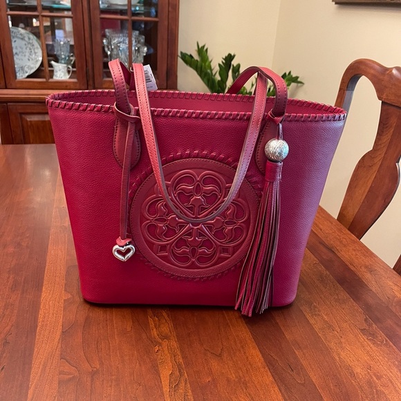 NWT BRIGHTON GABRIELLA MEDALLION TOTE - Picture 1 of 15